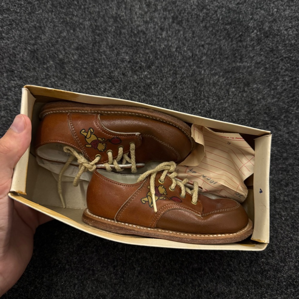 Vintage 1964 Disney Winnie the Pooh Brown Leather Lace Up Shoes Boy 7